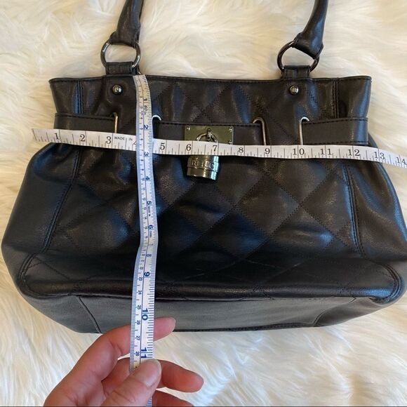 Relic Faux Leather Quilted Shoulder Purse like new - Picture 14 of 16